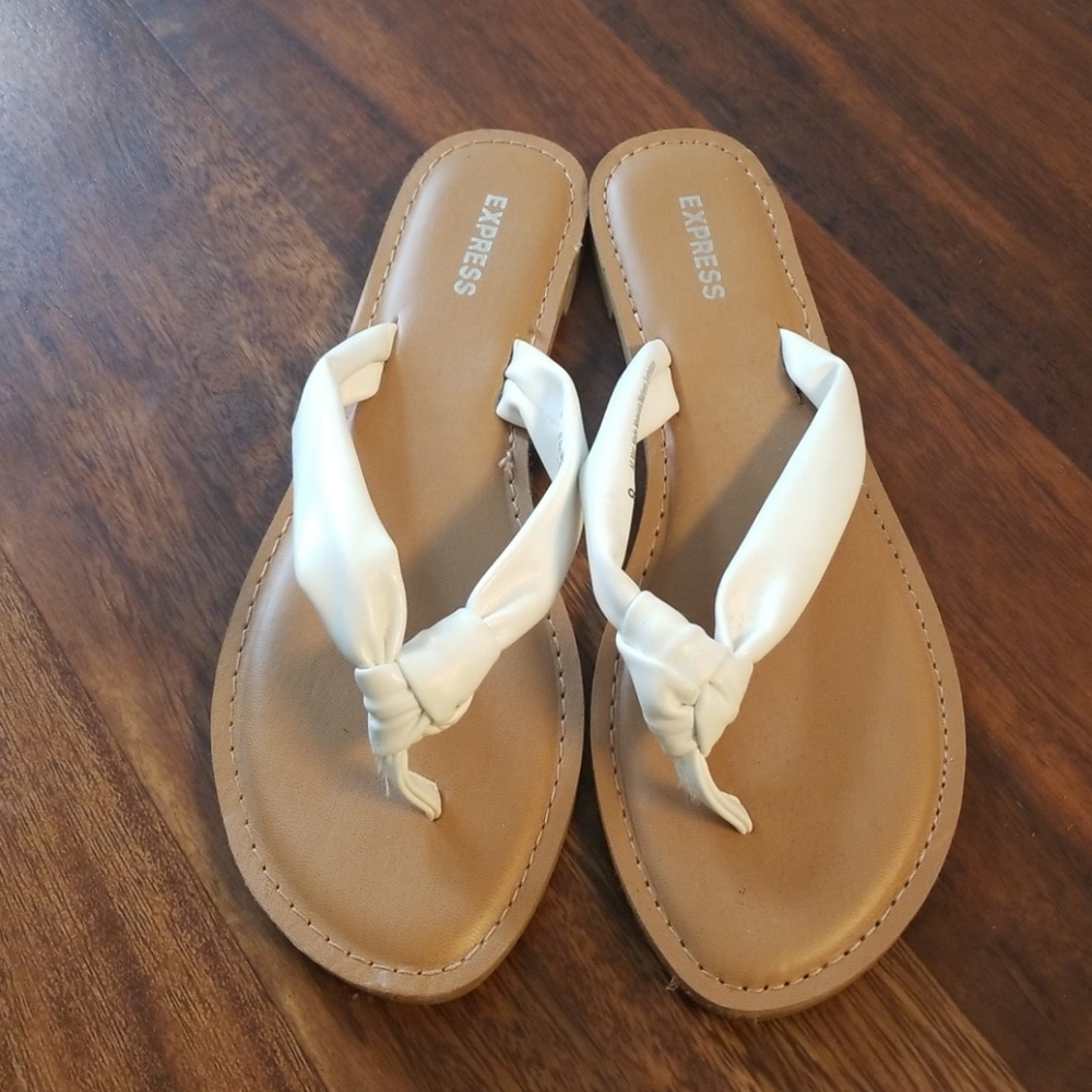 White strap slippers
